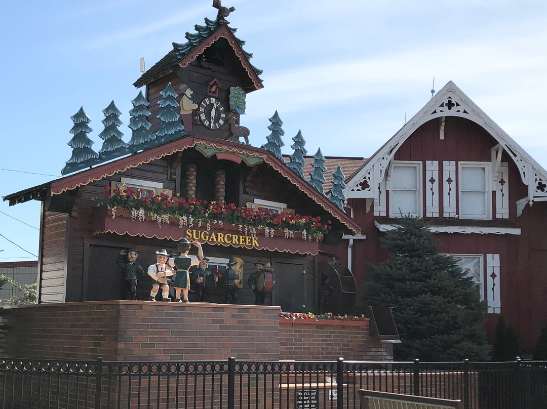 World's Largest Cuckoo Clock景点图片