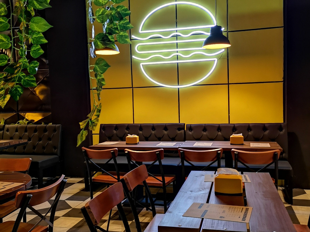 Burger Stack Valle de Lili