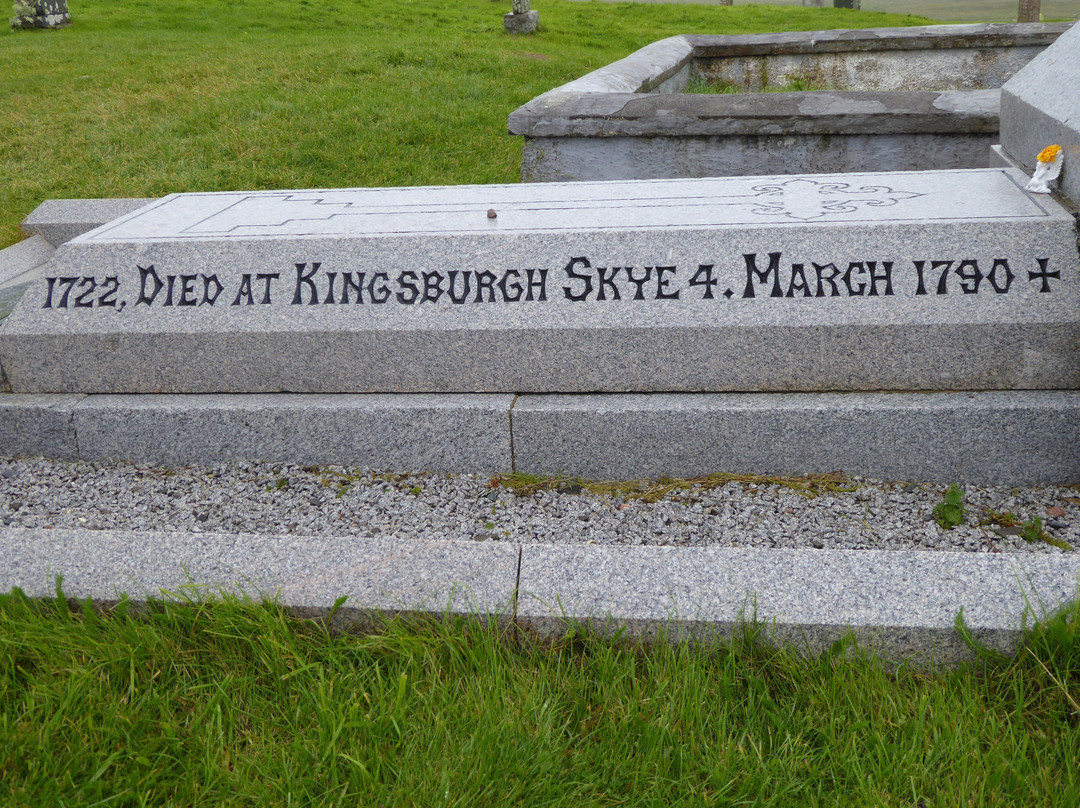 Flora MacDonald's Grave景点图片