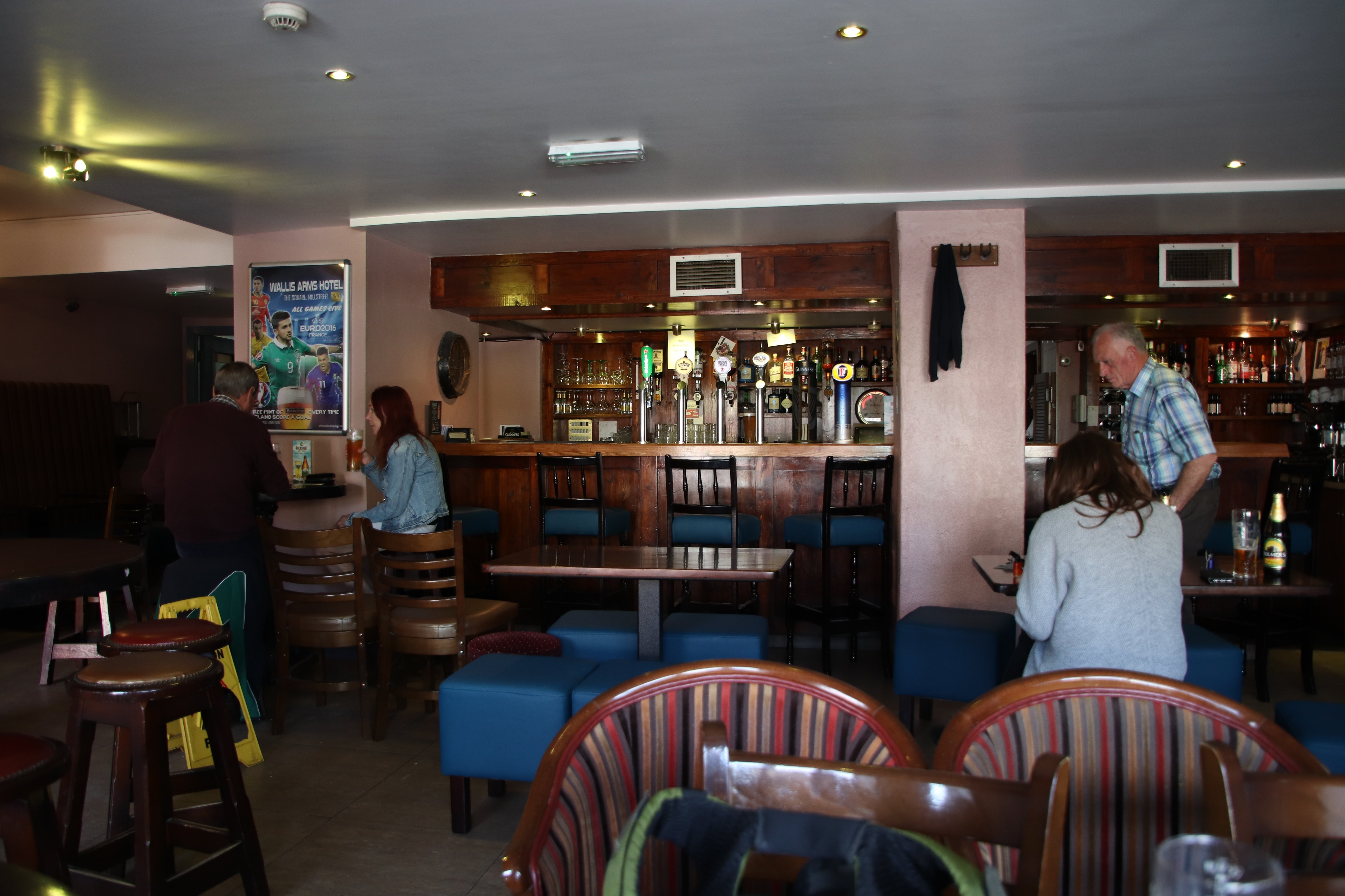 Wallis Arms Hotel-浴室