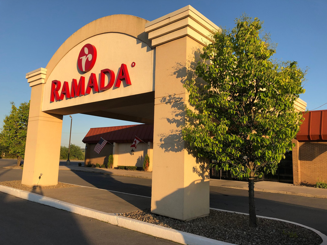 沃特敦华美达酒店主图