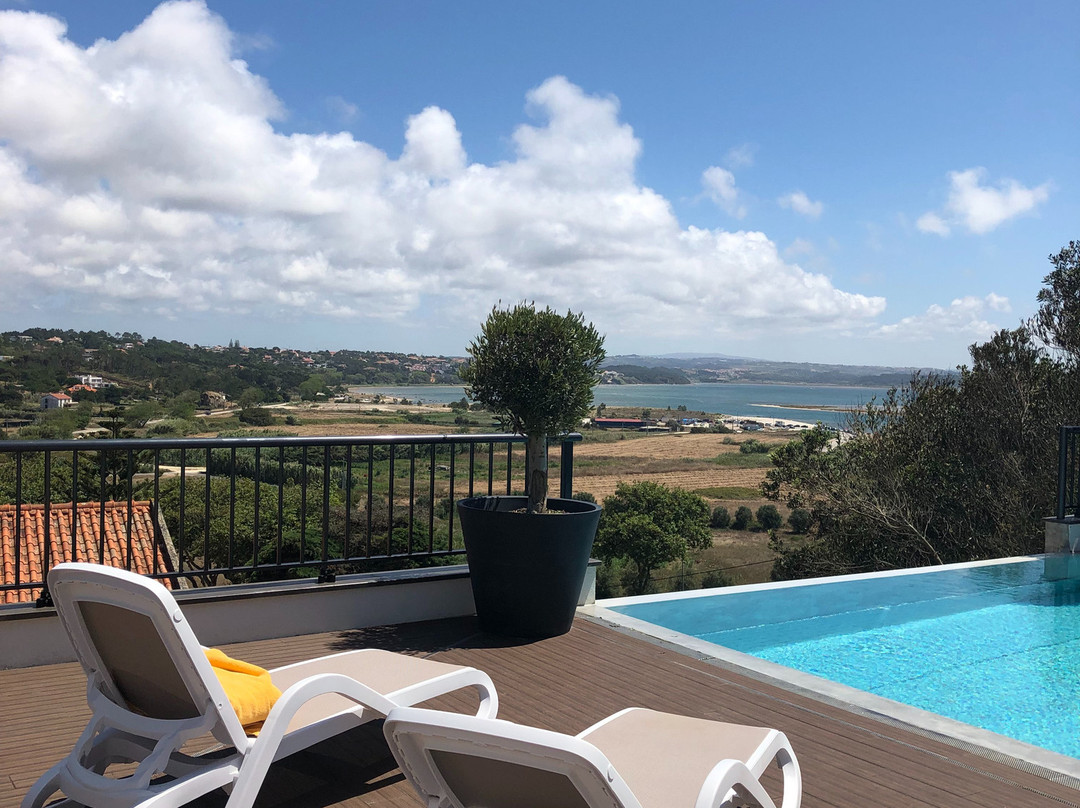 Hillside House - Suites & Spa主图