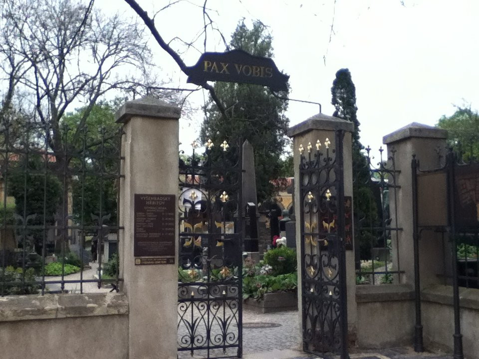 Vyšehrad Cemetery景点图片