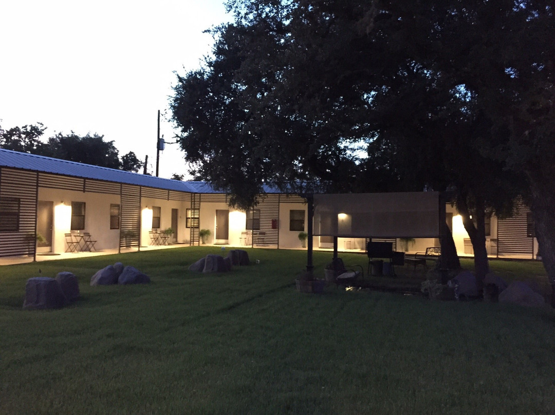 Hotel Flora And Fauna主图