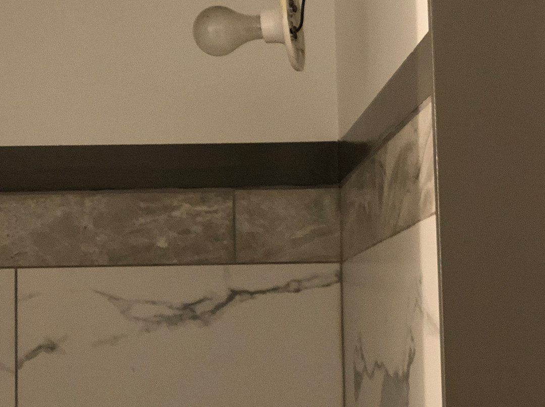 April’s White Raven House主图