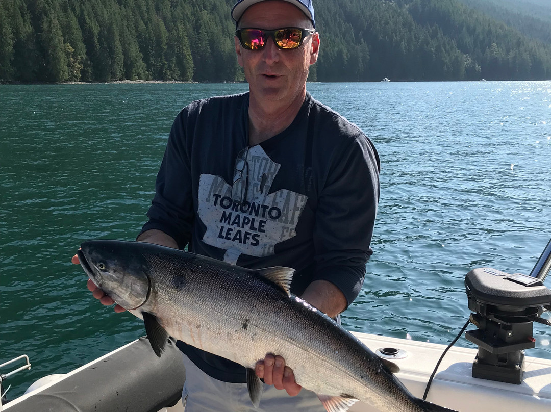 Undercover Sport Fishing Charters-鲍威尔里弗必去景点