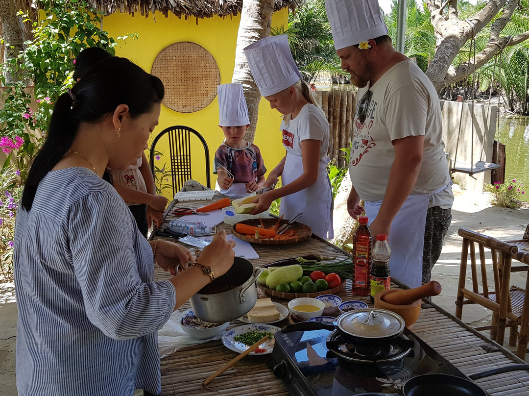 Cocochill Hoi An - Coconut Village & Basket Boat