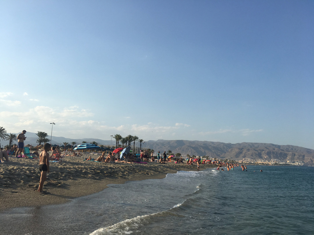 Playa La Romanilla景点图片