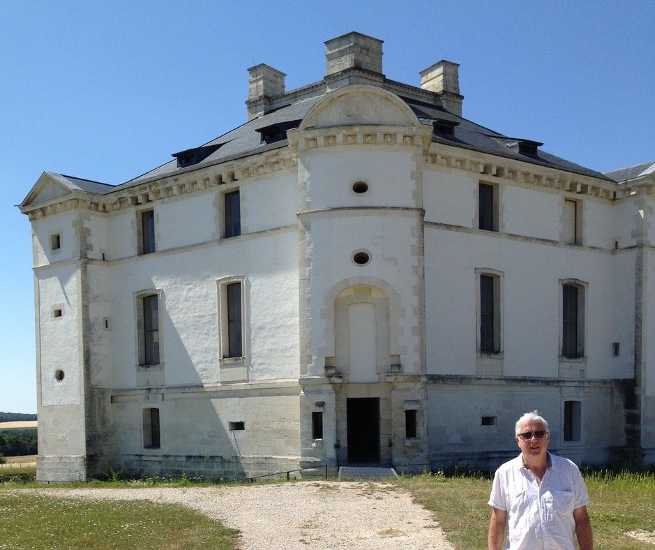 Chateau de Maulnes-Cruzy-le-Chatel必去景点