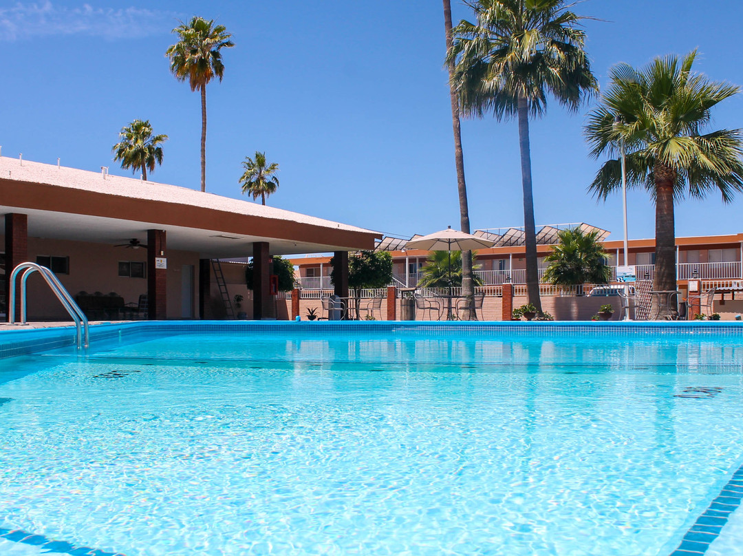 El Camino Hotel & Suites主图