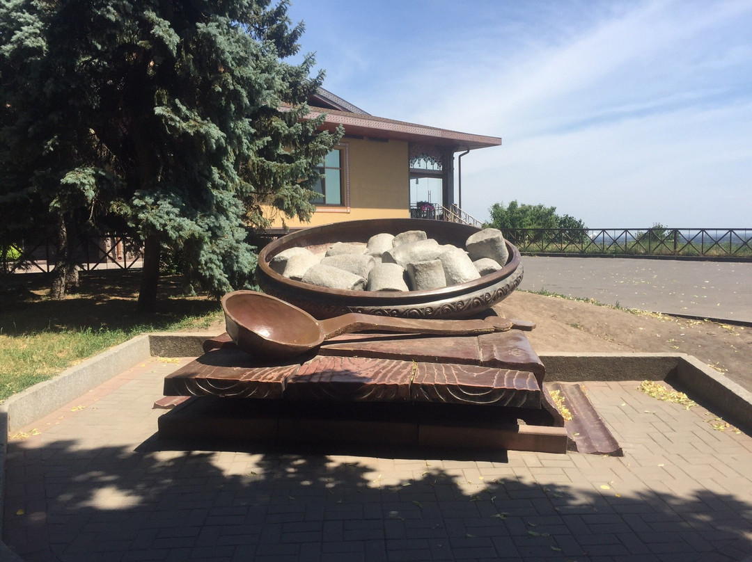 Poltava Dumplings Monument-Poltava必去景点