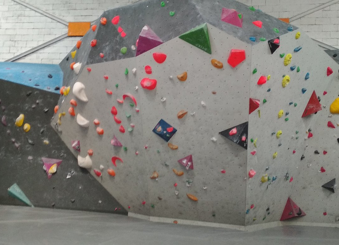 Boulder UP climbing café景点图片