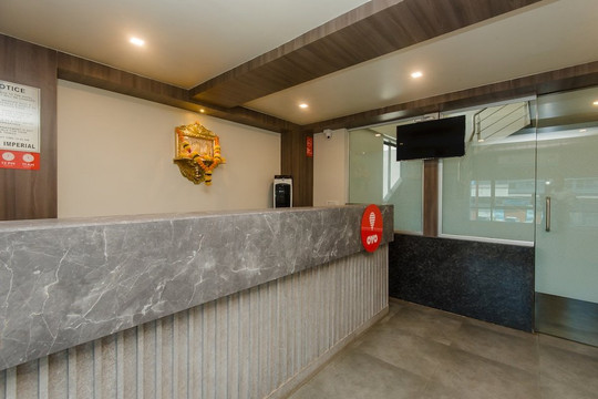 OYO13857帝国酒店主图