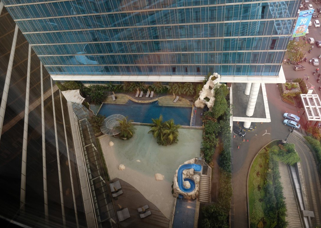 The Trans Luxury Hotel主图