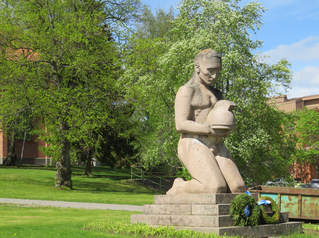 Savonlinna Herostatue - The Hero's Grave-萨翁林纳必去景点