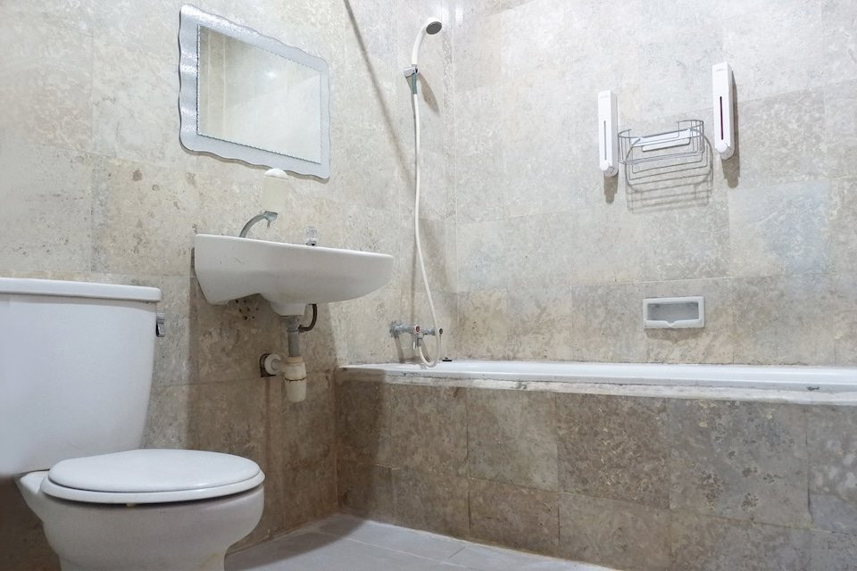 OYO 392 Hotel Mawar Saron主图