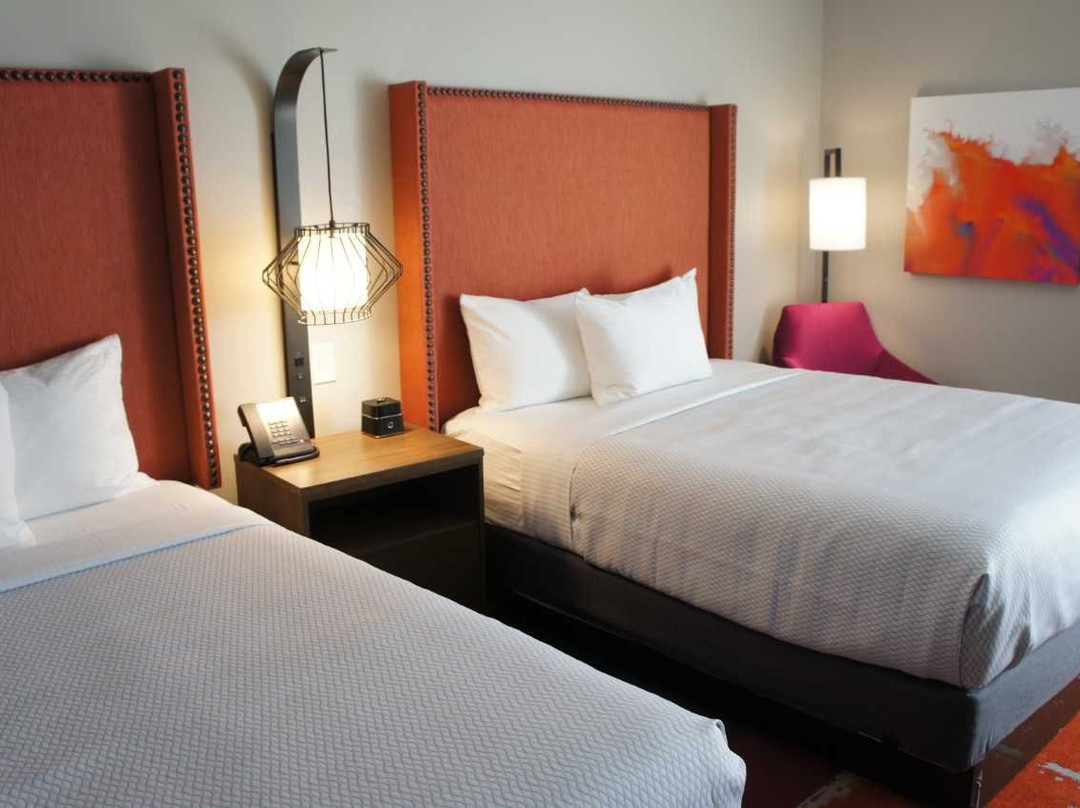 La Quinta Inn & Suites by Wyndham Perry主图