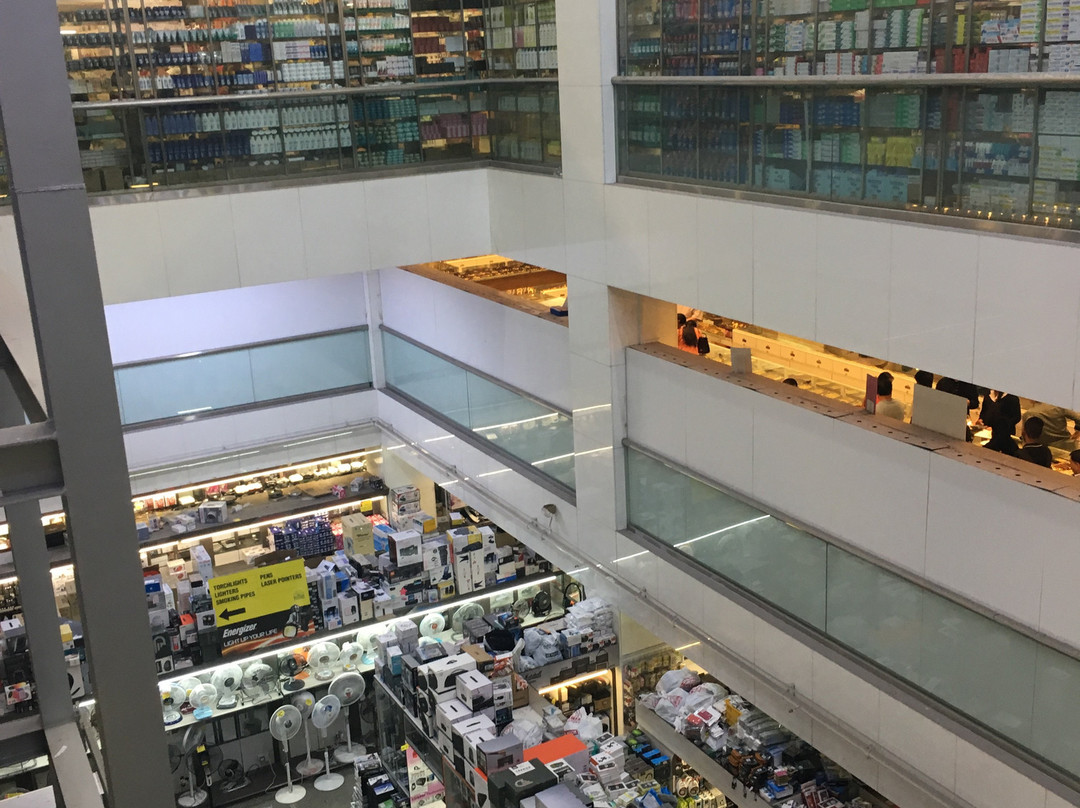 慕达发购物中心景点图片