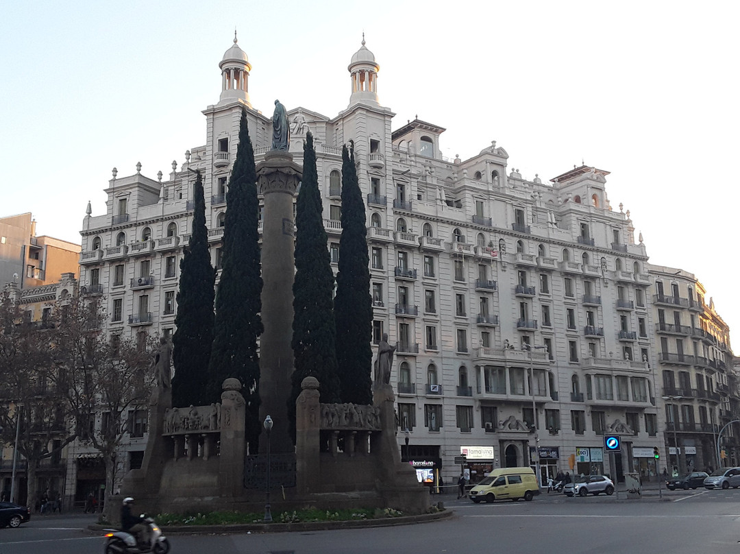 Monument a Mossèn Jacint Verdaguer景点图片