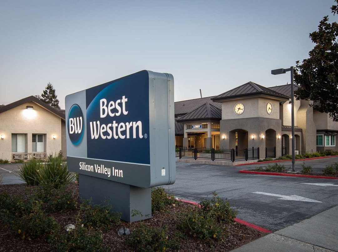 普拉斯谷贝斯特韦斯特酒店主图