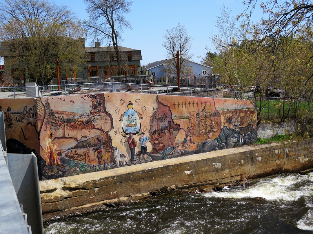 Fresque Du Peuple Wendat-温达基必去景点