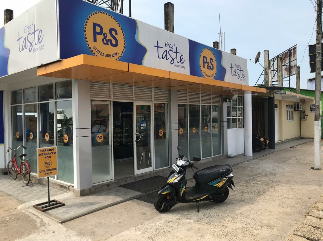 Poddala餐馆和美食-Perera and Sons