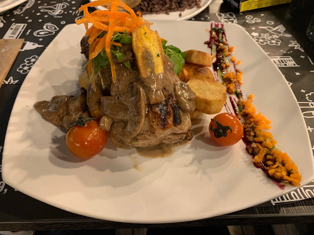 Rouss Habana Restobar