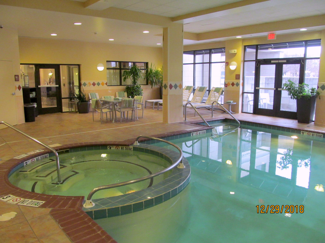 特雷霍特希尔顿花园旅馆主图