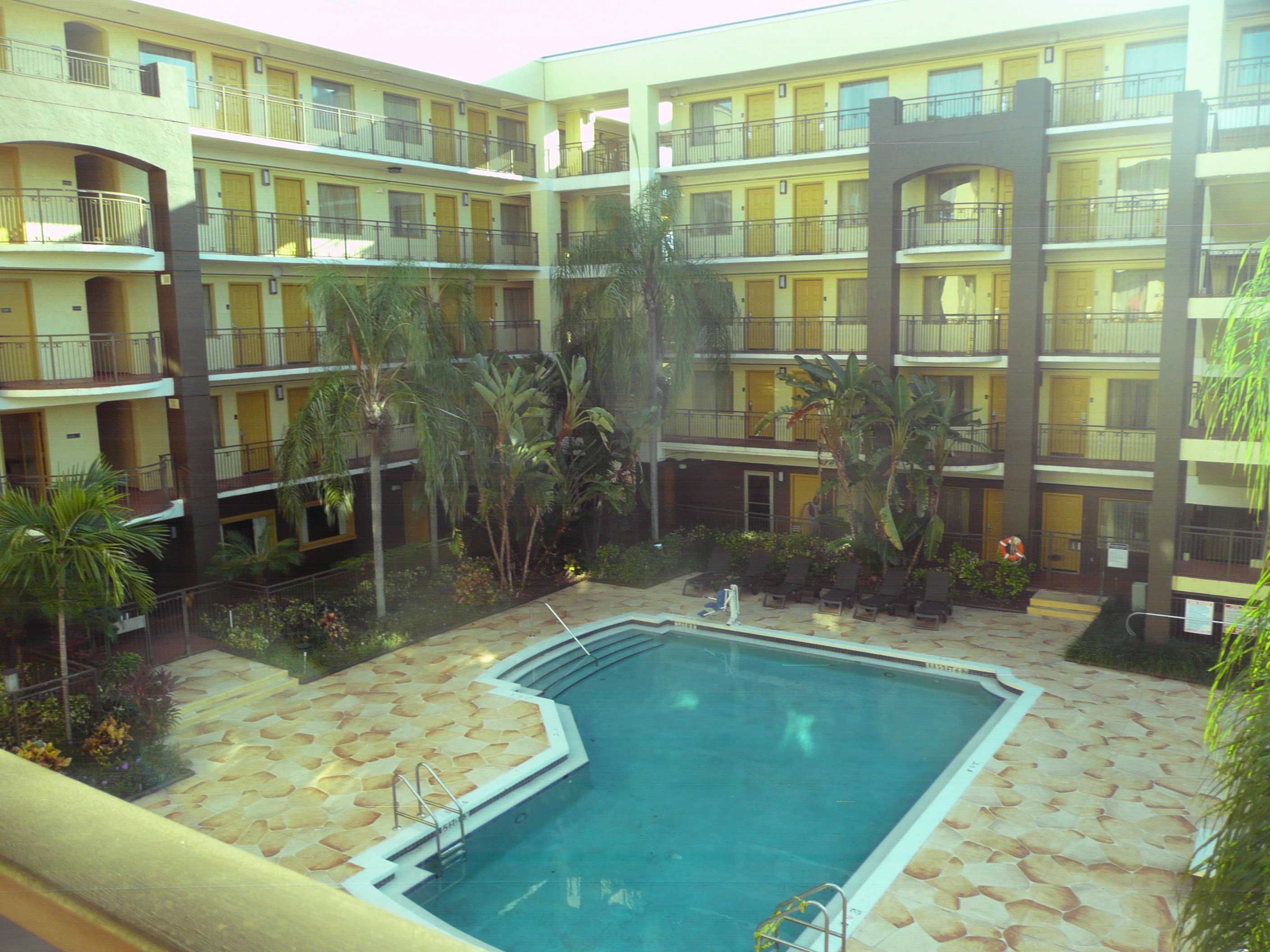 Best Western Plus Deerfield Beach Hotel & Suites-泳池