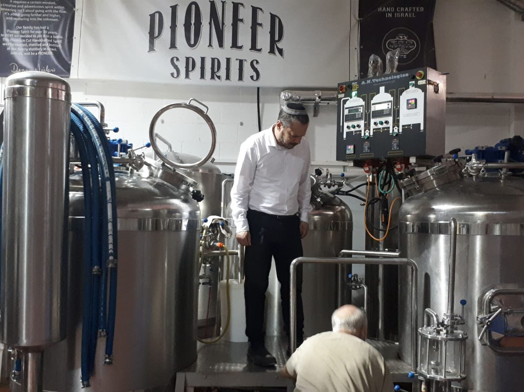 ‪Buster's Beverage-Beit Shemesh必去景点