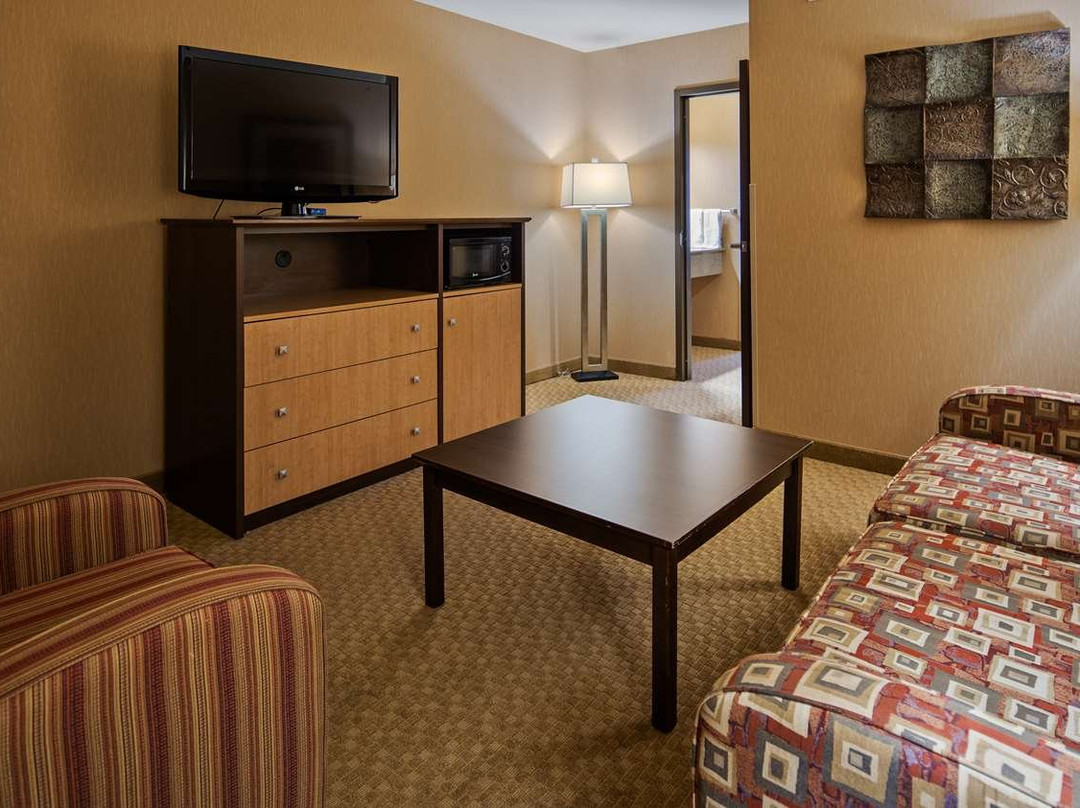 Crandon Inn & Suites主图