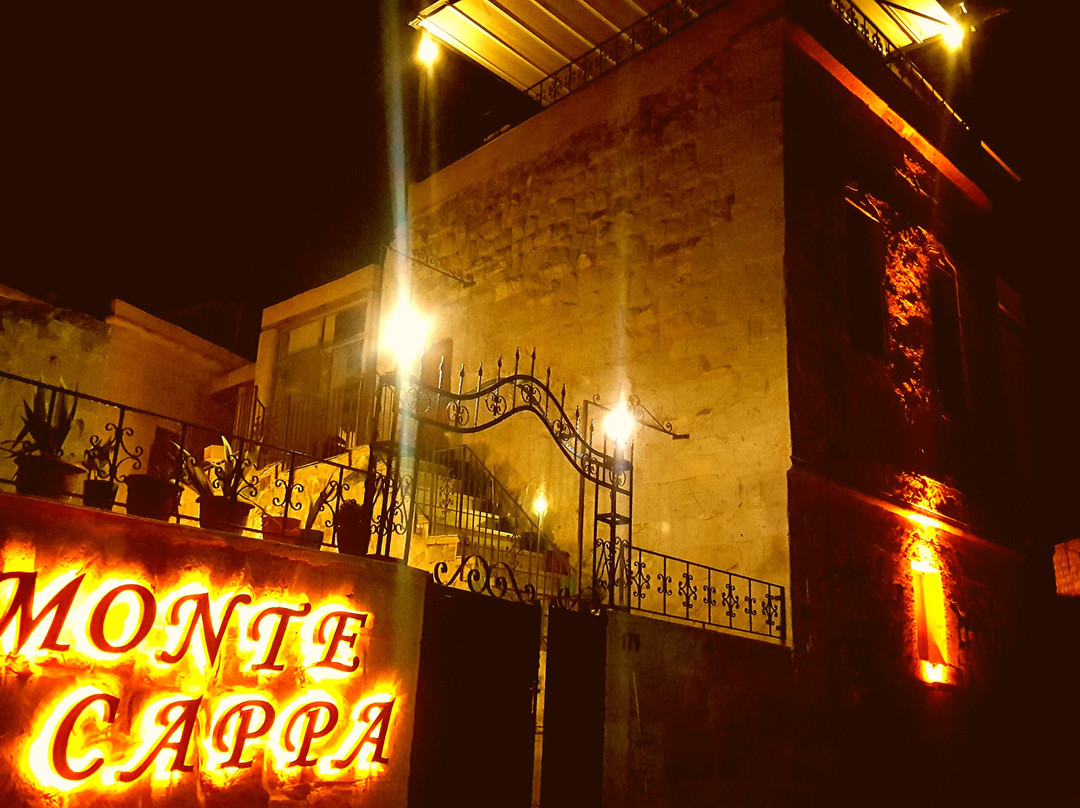 Monte Cappa Cave House主图