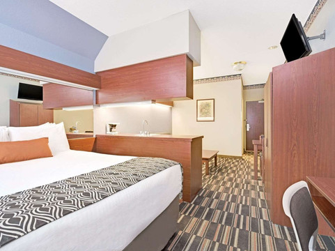 厄班代尔-得梅因温德姆麦客达套房酒店主图