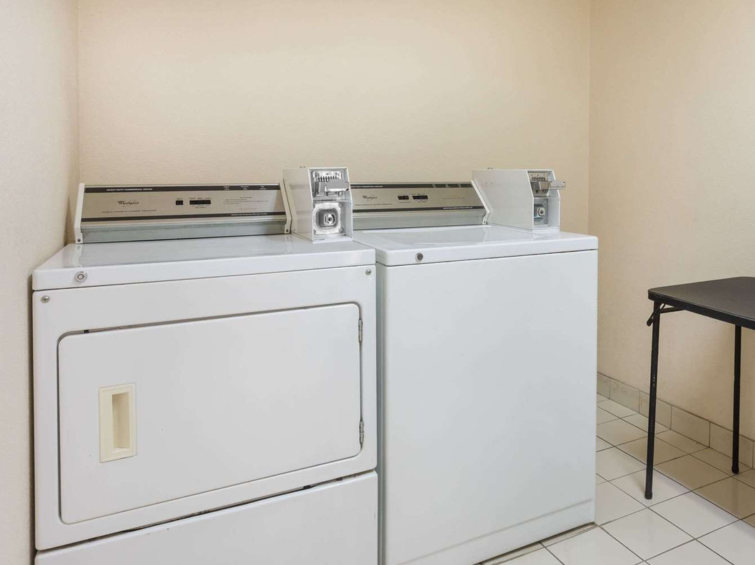 Days Inn & Suites by Wyndham Eunice主图