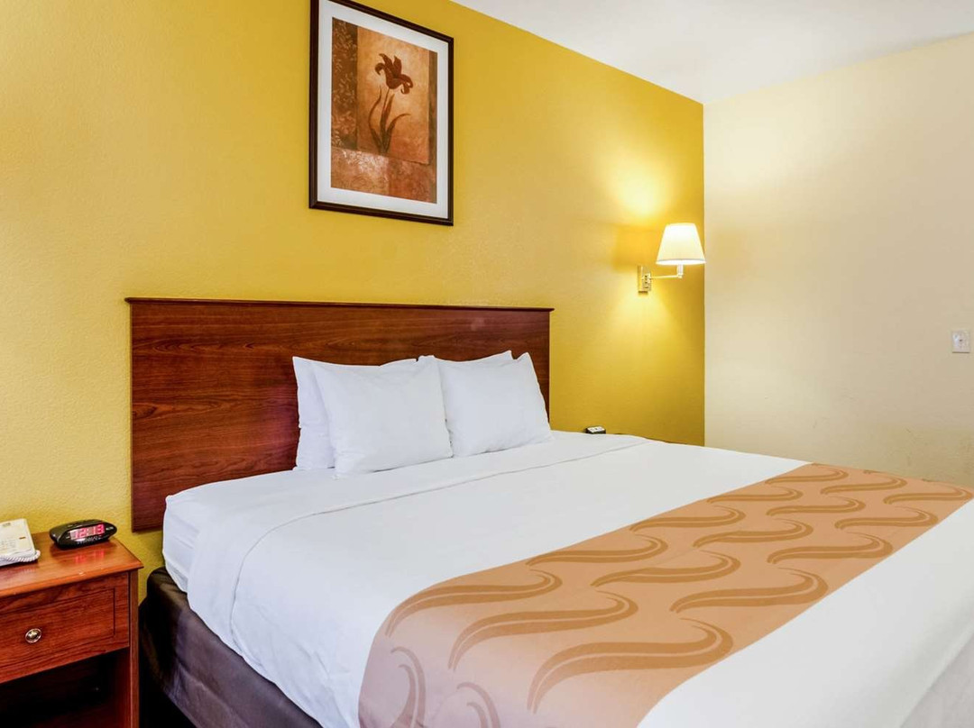 Holiday Inn Express Wichita North - Park City By IHG主图