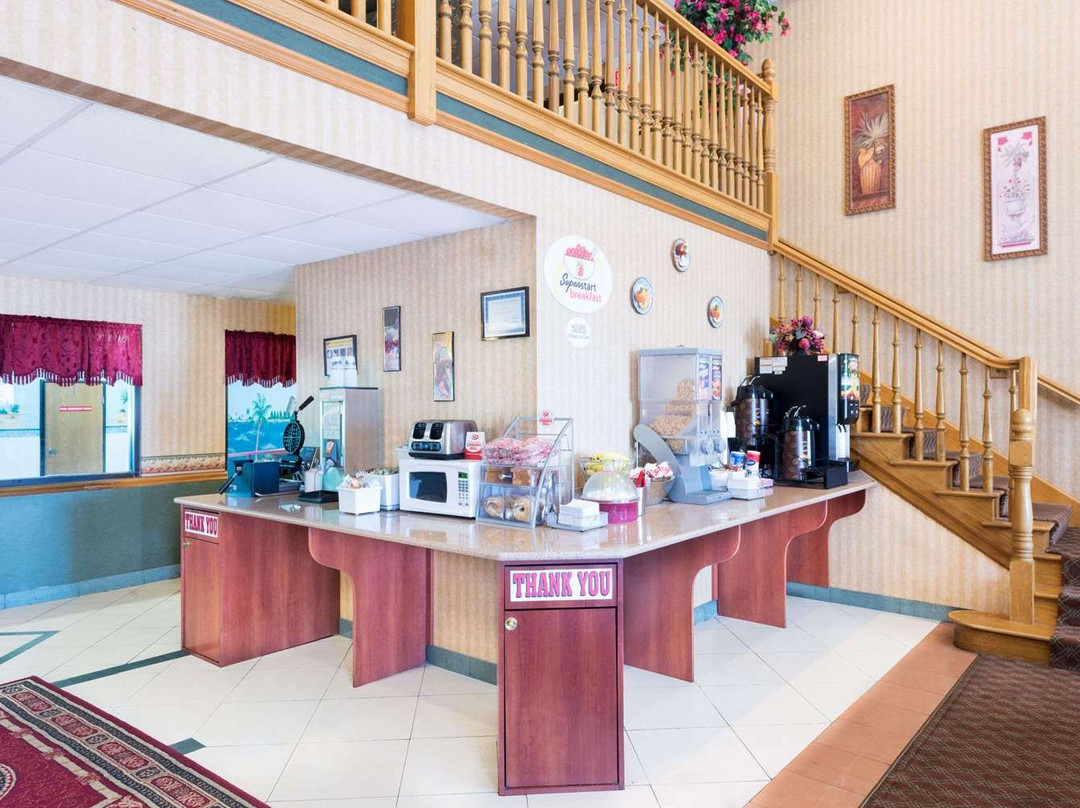 Super 8 by Wyndham Troy IL/St. Louis Area主图