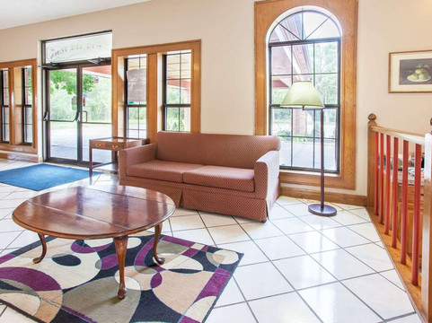 Super 8 by Wyndham Atchison主图