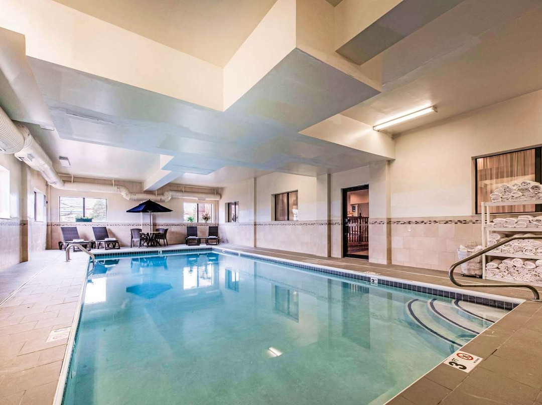 Comfort Inn and Suites主图