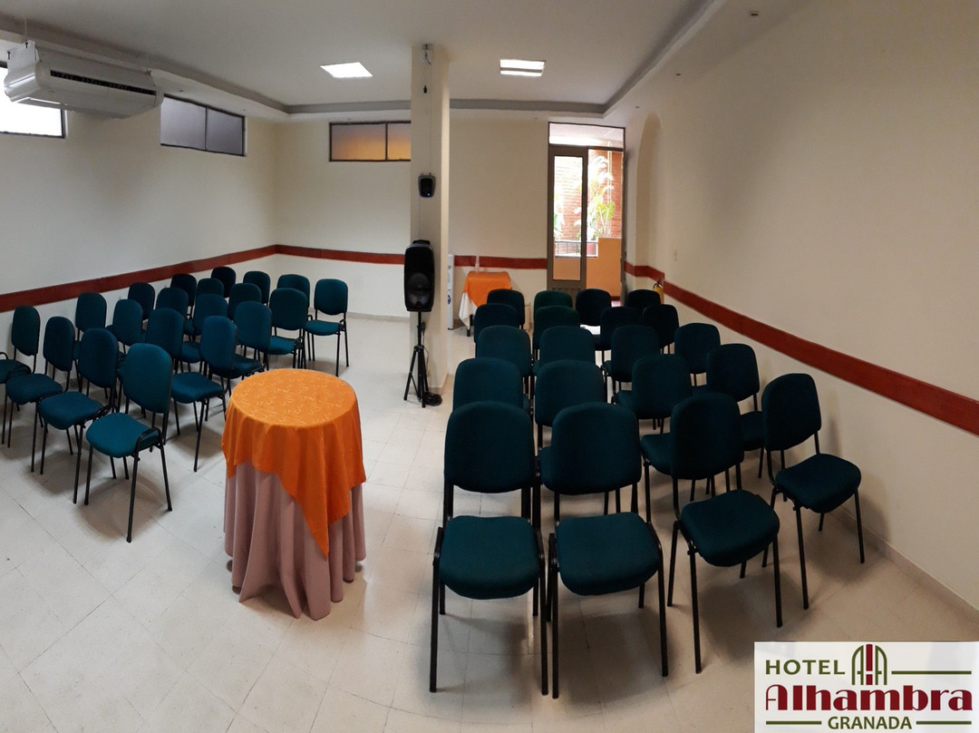 Hotel Alhambra主图