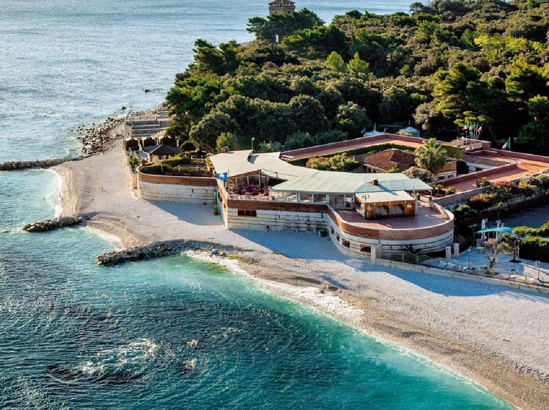 福缇诺那波里昂义科酒店主图