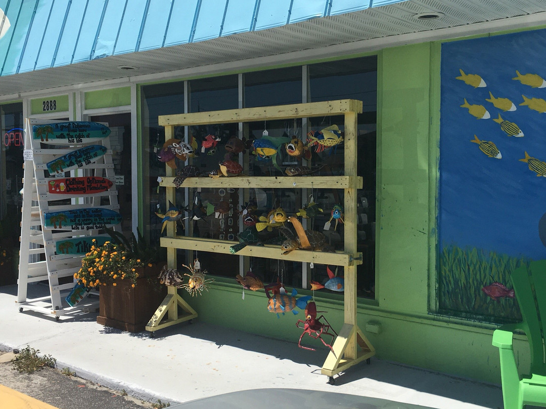 Shady Palm Art Gallery & Frame Shop景点图片