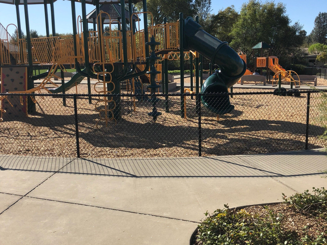 Rivercrest Park-雷丁必去景点