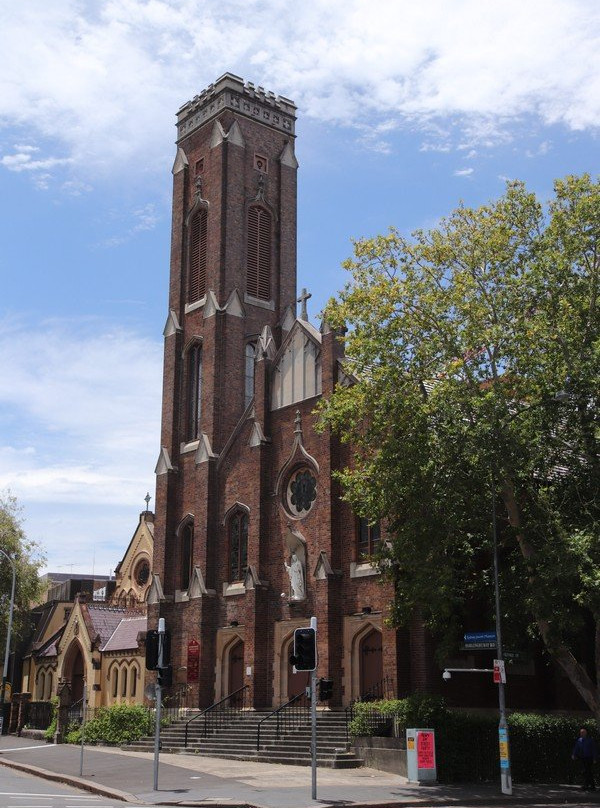 Sacred Heart Catholic Church景点图片