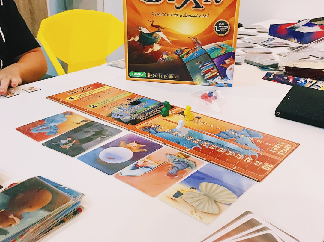 Common Waves Board Game Cafe景点图片