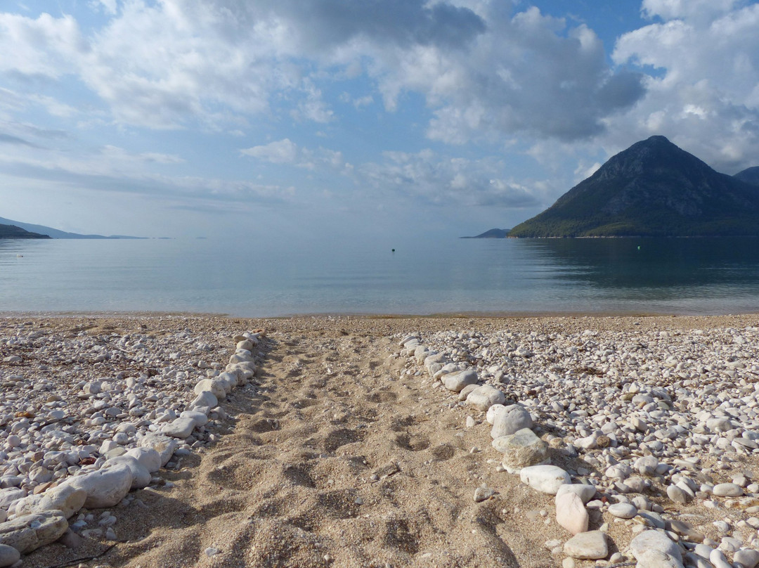 Paliovarka Beach景点图片