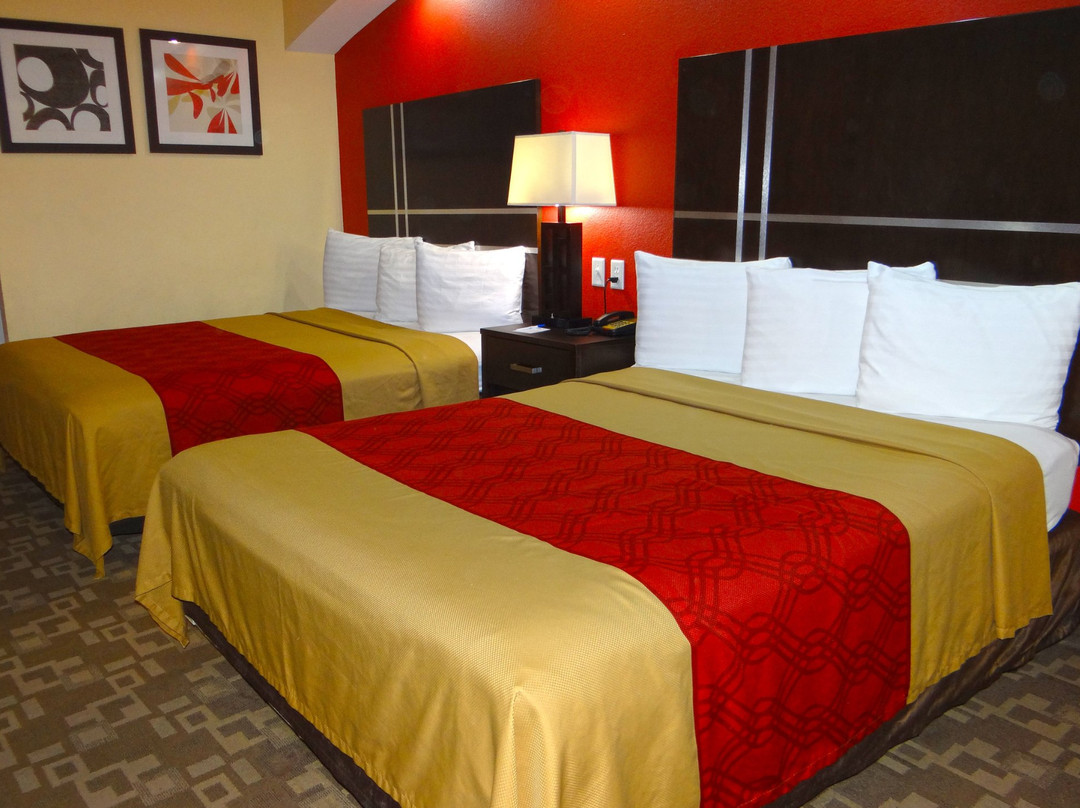 Regency Inn & Suites - Baytown主图