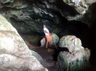 Punta Diwata Cave景点图片