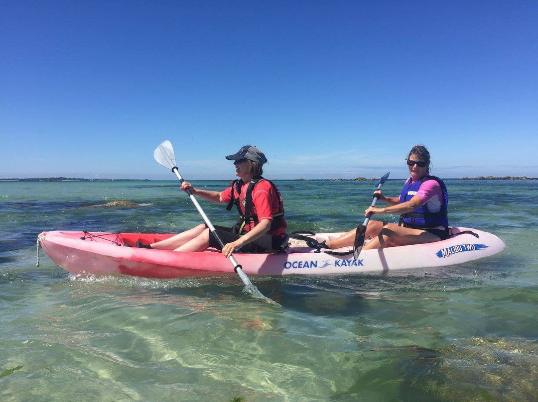 Outdoor Guernsey Shell Beach Kayak Tours-Herm必去景点