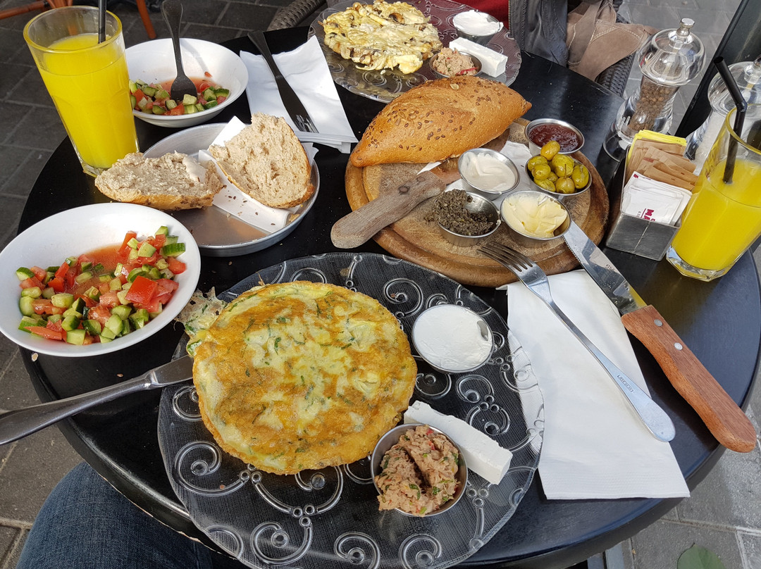Hakovshim Bistro