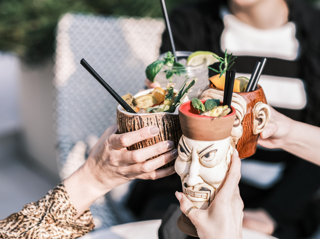 Hoku Restaurant & Lounge Bar